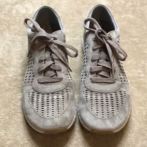Dansko Charlie Comfort Leather Suede Perforated sneakers beige tan